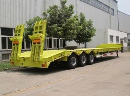 60T Max Payload Q345B/T700L Low Bed Truck Trailer for Excavator and Durable Machinery