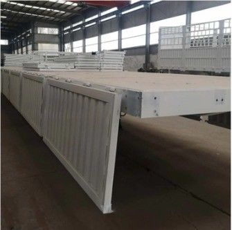 3 Axle Flat Type Side Wall Side Fence Semi Trailer for Transporting Cargo and Livestock