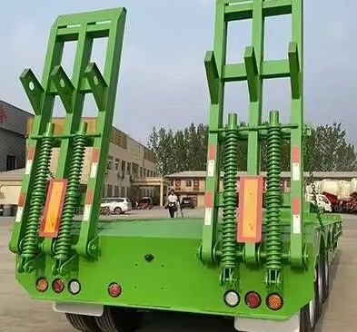 150T Max Payload Lowbed Semi Trailer Trucks Tractor Trailer with Heavy Duty Landing Gear