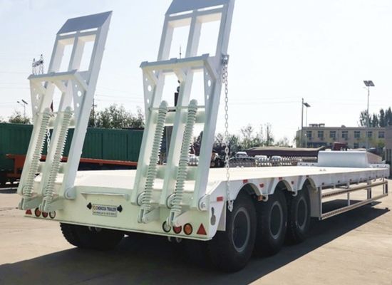Main Beam Q345B / T700 Steel 40 Ton Lowbed Trailer for Heavy Duty Cargo