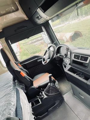 Sitrak G7W 4x2 6x4 Euro6 Diesel Tractor Truck with Air Suspension and Manual Transmission