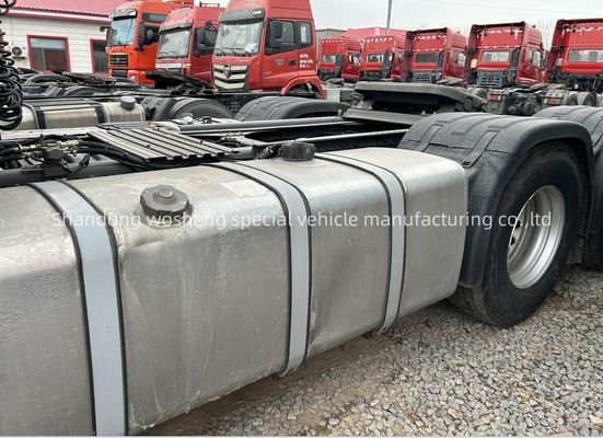 4 6L Engine Capacity Used Light Tractor Trucks for Smooth and Easy Transportation